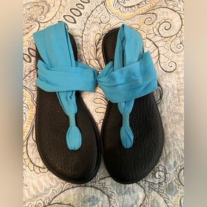 2 pairs of size 9 Sanuk yoga mat sling sandals